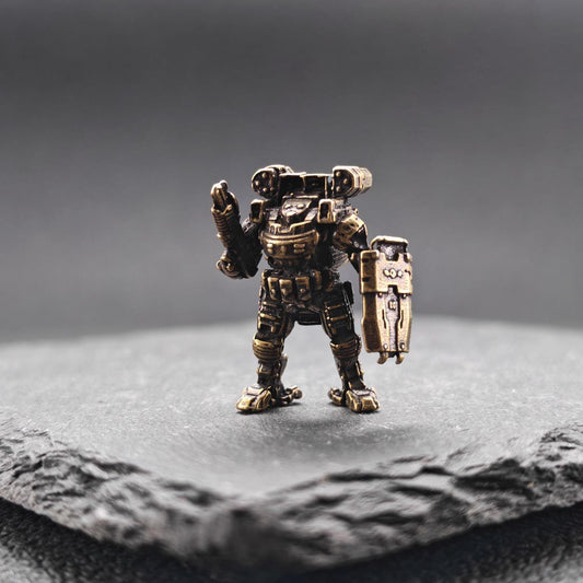 Brass Mech Warrior Miniature – Sci-Fi Robot Collectible for Terrarium, Diorama & Desktop