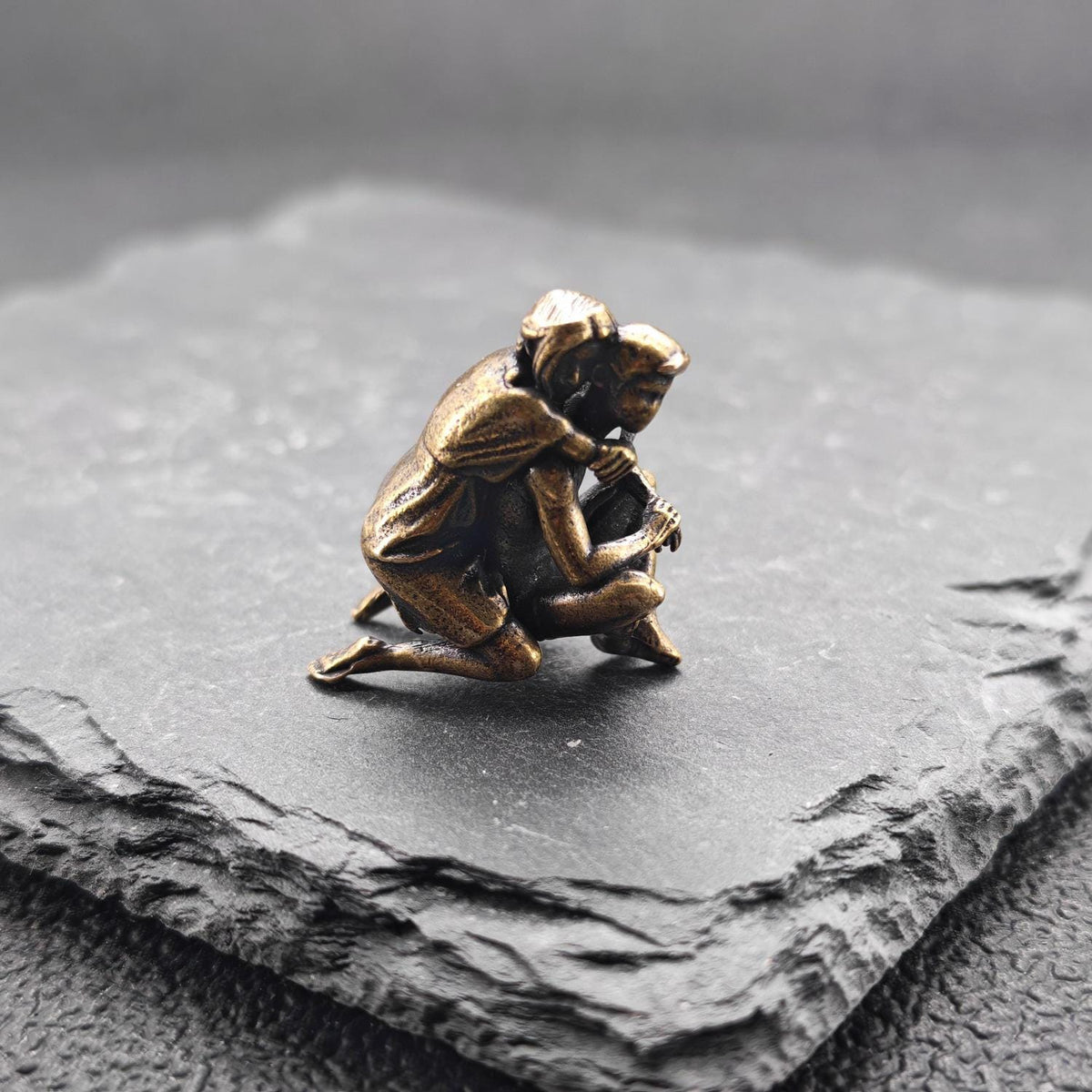 Back Hug Brass Figurine – Handcrafted Romantic Couple Miniature Sculpture