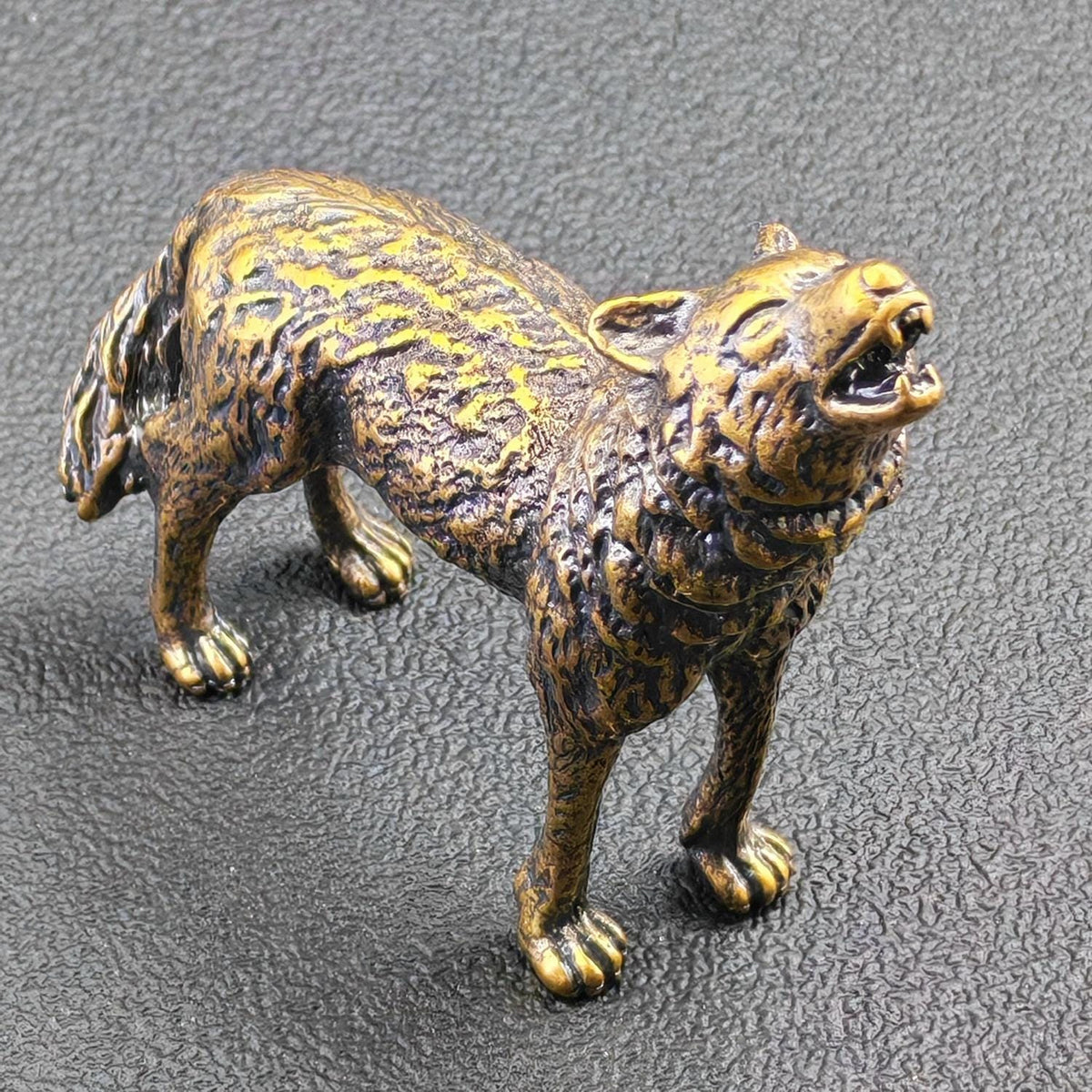 Brass Howling Wolf Figurine — Symbolic Wildlife Sculpture for Desk, Shelf and Collector Display