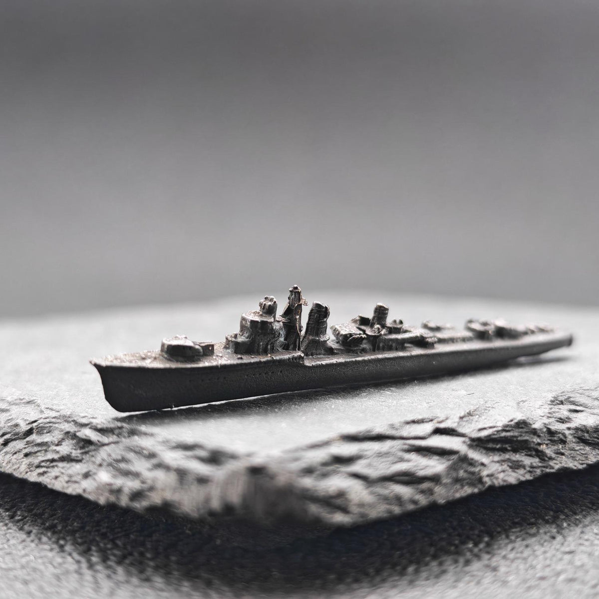 Prinz Eugen Heavy Cruiser Miniature – WWII German Warship 1:2000 Scale Collectible