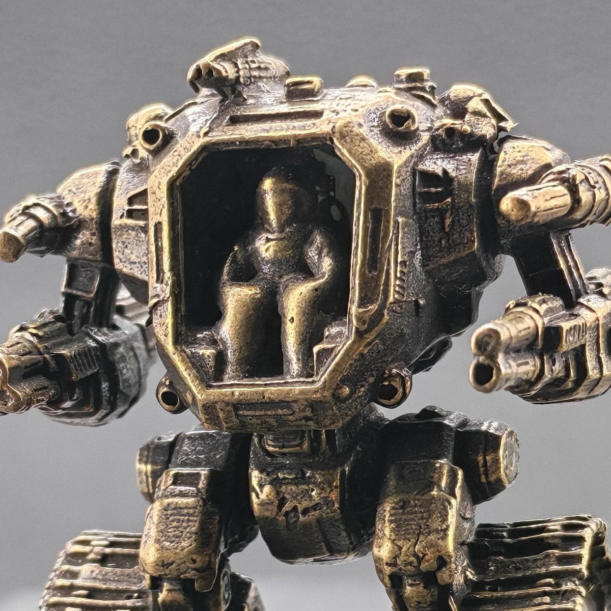Brass Heavy Mech Statue — Sci-Fi Robot Miniature for Terrarium, Diorama and Desk Display