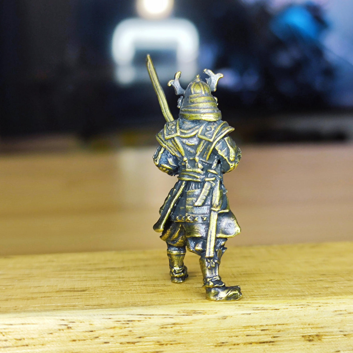 Brass Samurai Figurine — Battle-Ready Warrior Miniature for Japanese Decor, Desk Display, and Collectors