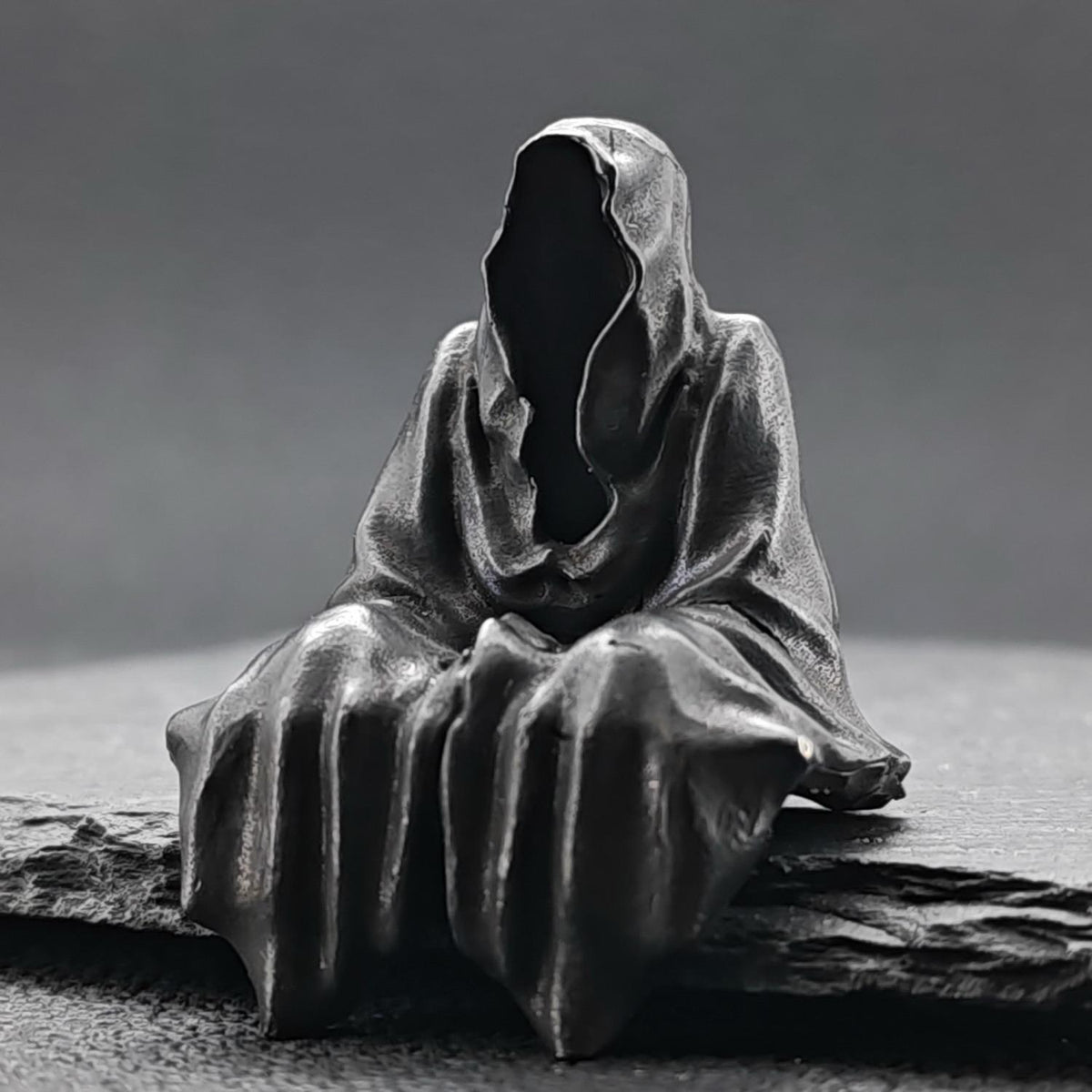 Faceless Shadow Messenger Figurine – Handcrafted Oxidised Brass Zen Collectible