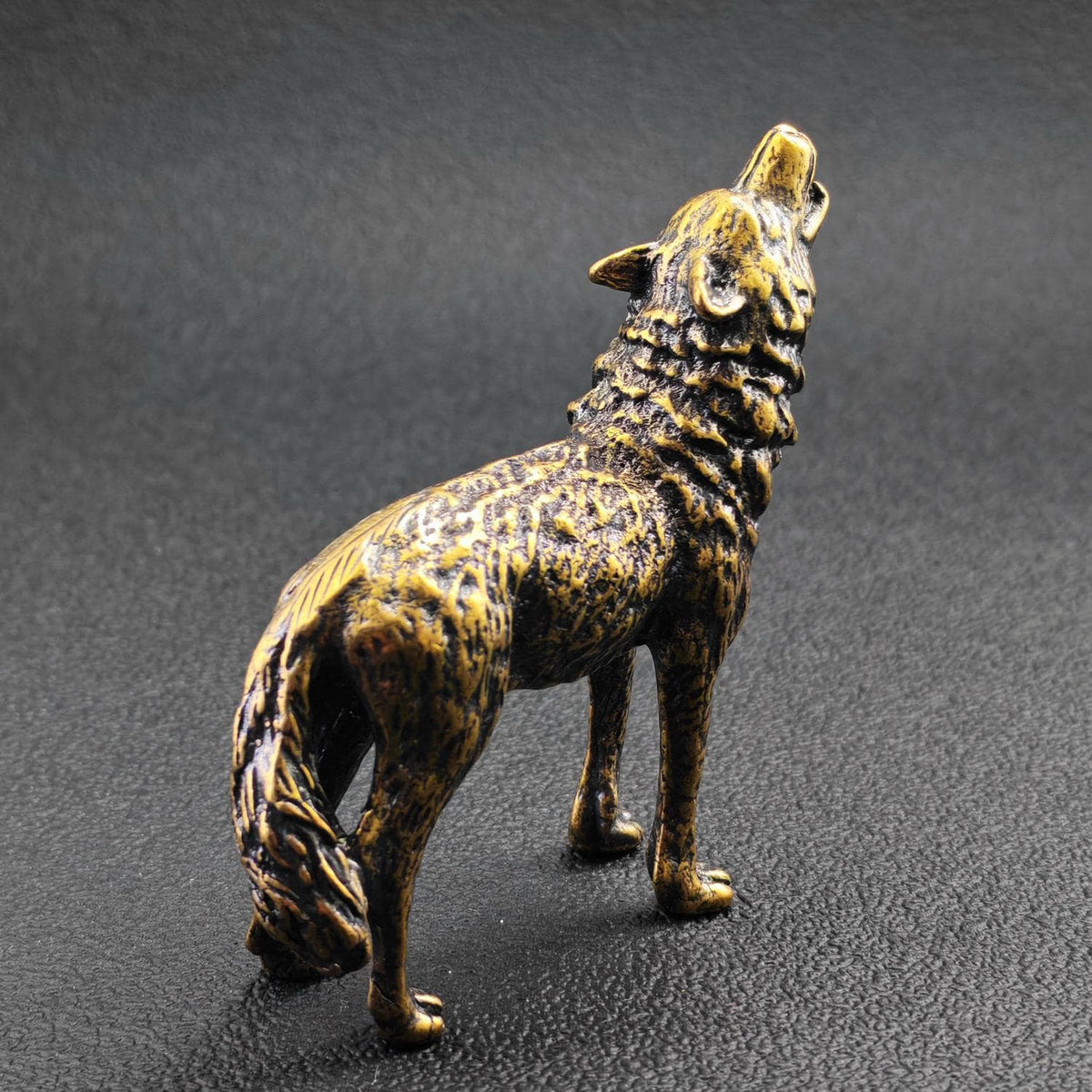 Brass Howling Wolf Figurine — Symbolic Wildlife Sculpture for Desk, Shelf and Collector Display