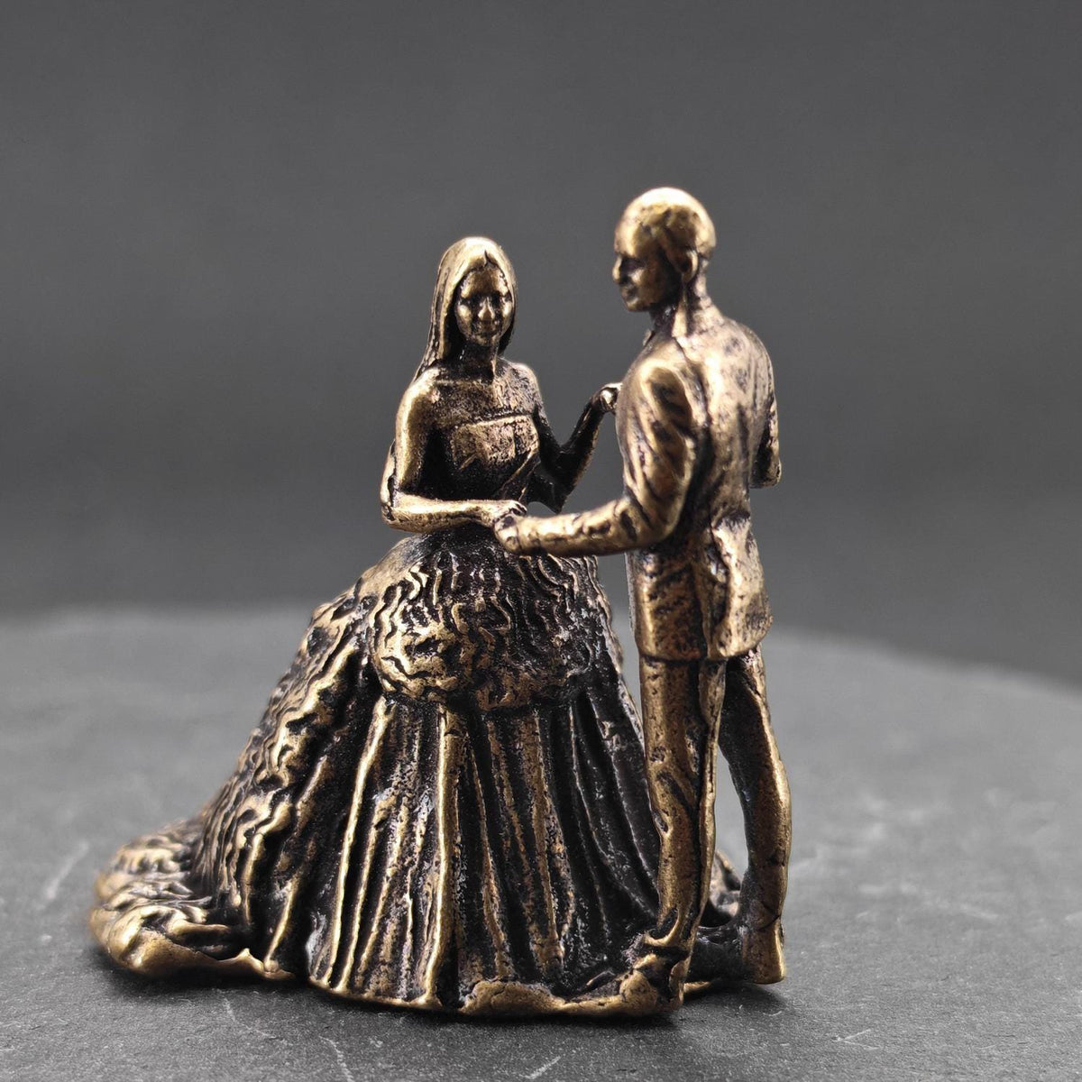 Brass Wedding Couple Figurine – Handcrafted Miniature Collectible