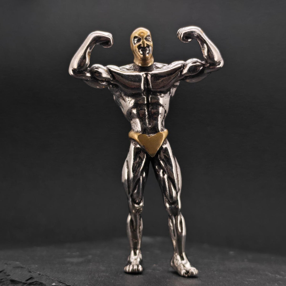 Brass Skeleton Bodybuilder Figurine — Flexing Skull Sculpture for Desk, Shelf and Gym Decor