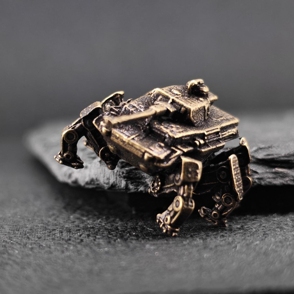 Six-Legged Spider Tank Brass Miniature – Sci-Fi Combat Vehicle Diorama Collectible