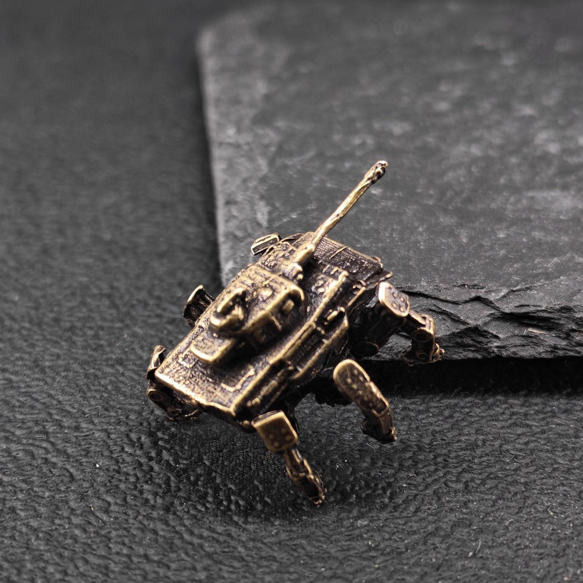 Six-Legged Spider Tank Brass Miniature – Sci-Fi Combat Vehicle Diorama Collectible