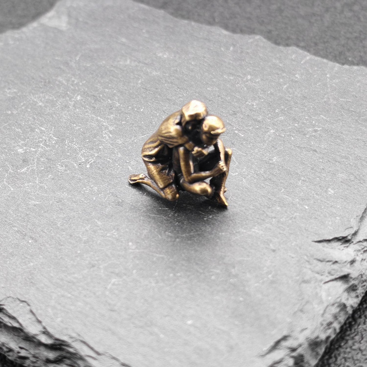 Back Hug Brass Figurine – Handcrafted Romantic Couple Miniature Sculpture