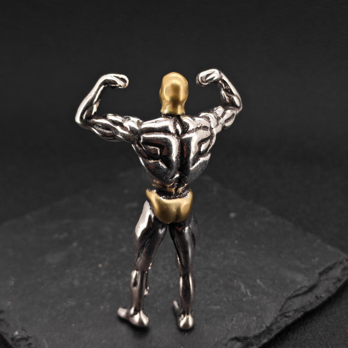 Brass Skeleton Bodybuilder Figurine — Flexing Skull Sculpture for Desk, Shelf and Gym Decor