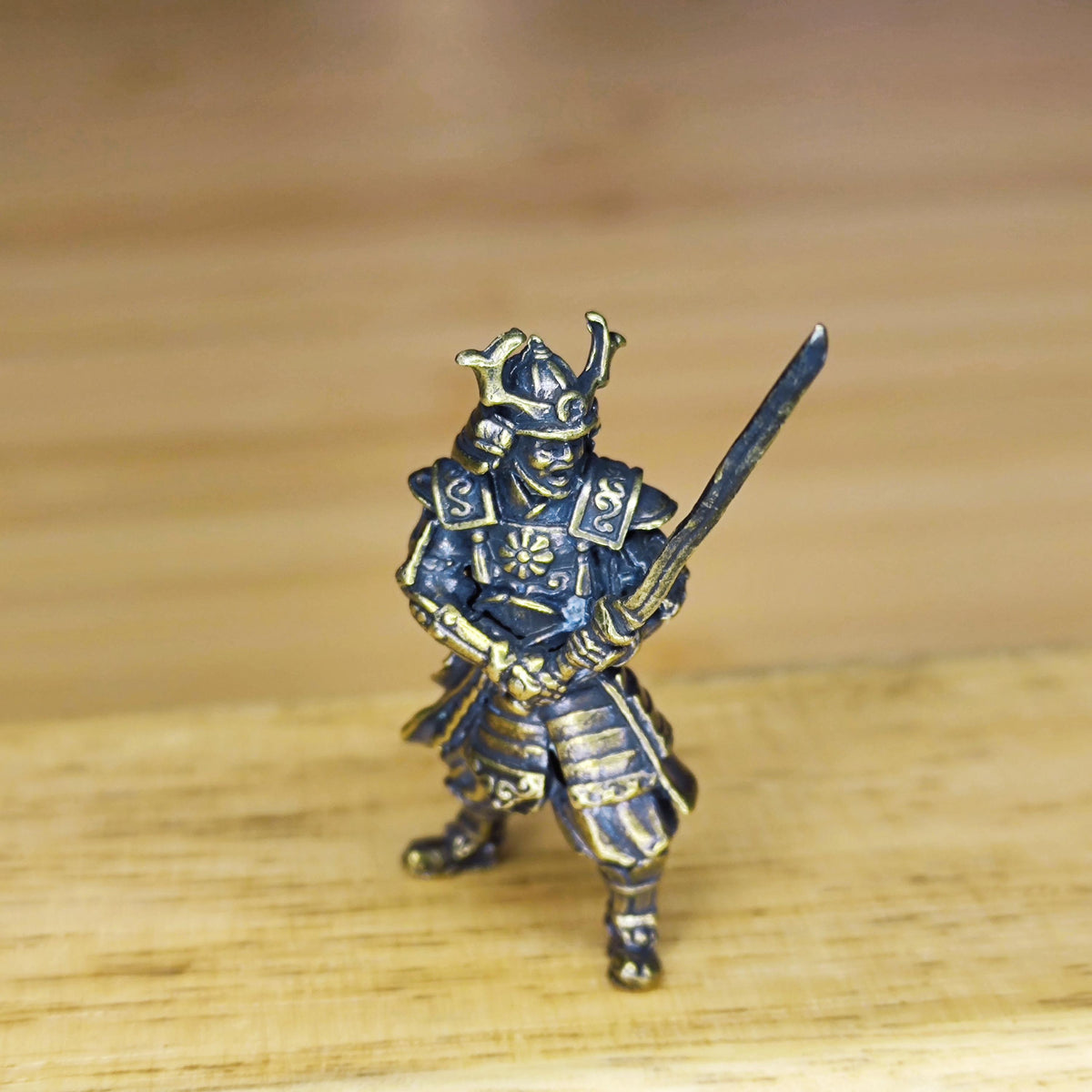 Brass Samurai Figurine — Battle-Ready Warrior Miniature for Japanese Decor, Desk Display, and Collectors