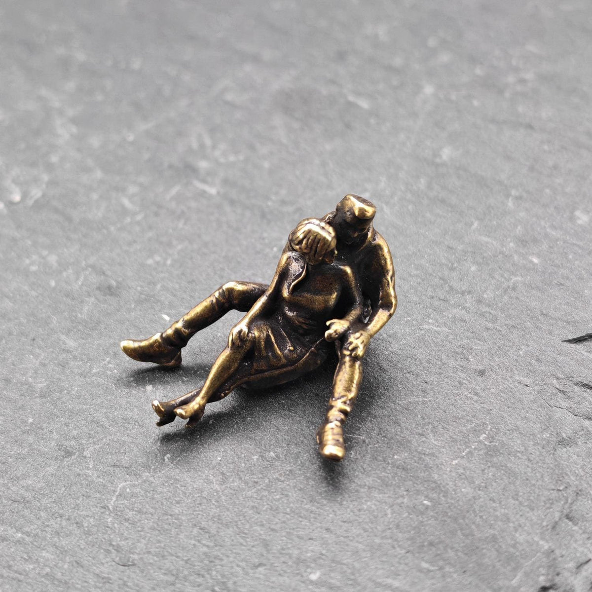 Tiny Brass Couple Figurine – Handcrafted Miniature Romantic Sculpture