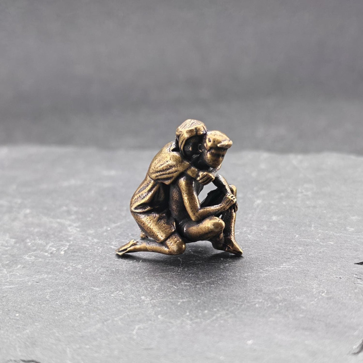 Back Hug Brass Figurine – Handcrafted Romantic Couple Miniature Sculpture