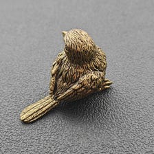 Brass Sparrow Figurine – Miniature Handcast Bird Sculpture for Desk & Shelf
