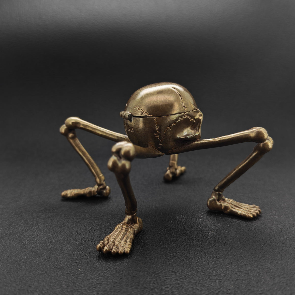 Brass Skeleton Storage Box – Gothic Skull Collectible with Hinged Lid