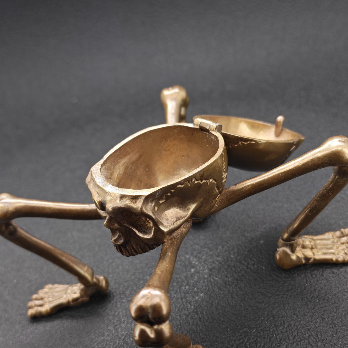 Brass Skeleton Storage Box – Gothic Skull Collectible with Hinged Lid