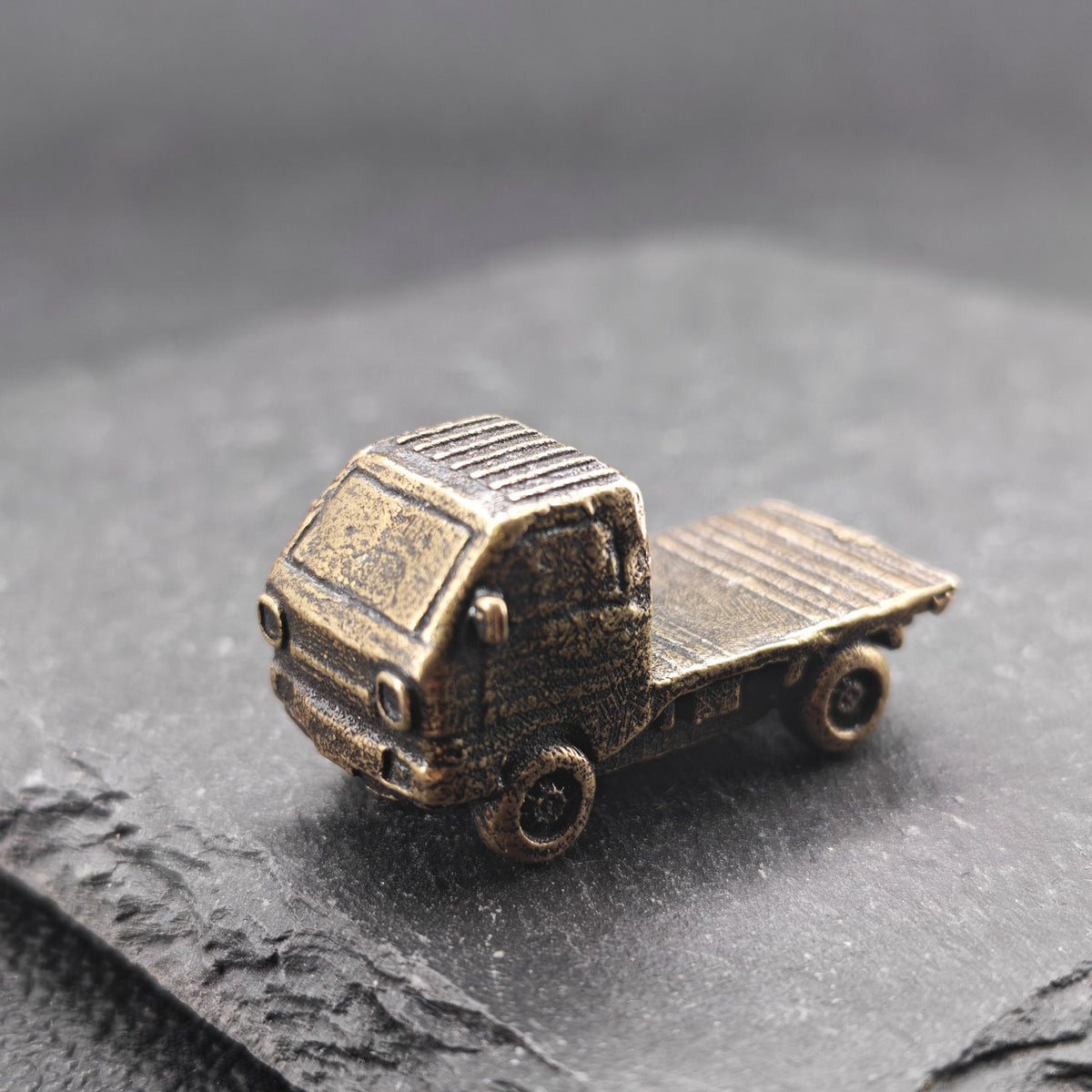 Brass Wuling Hongguang Mini Truck – Diorama Collectible Miniature