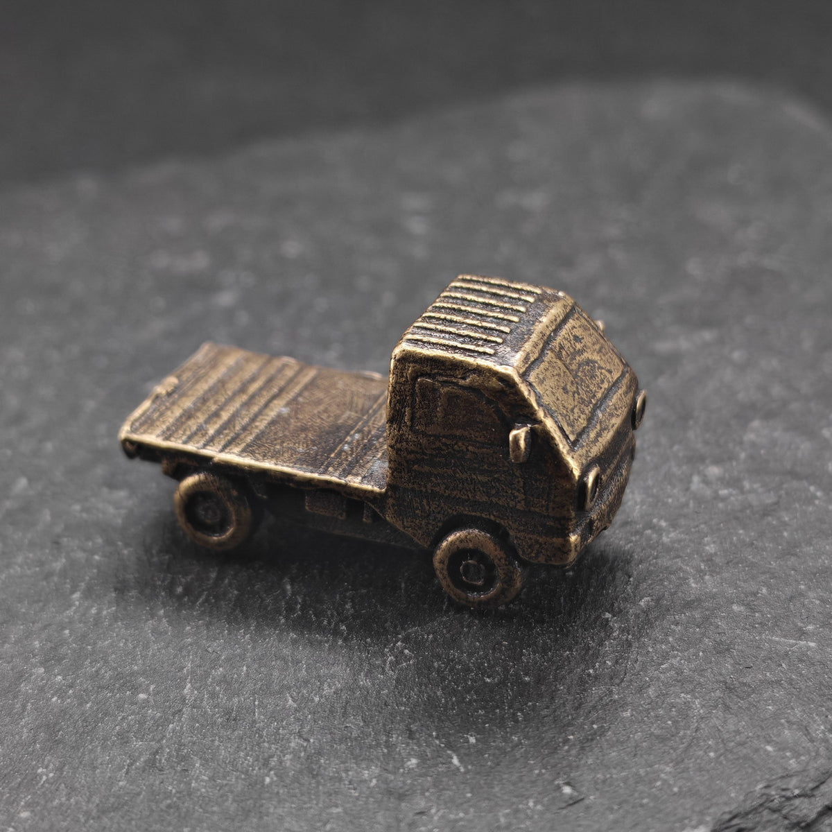 Brass Wuling Hongguang Mini Truck – Diorama Collectible Miniature