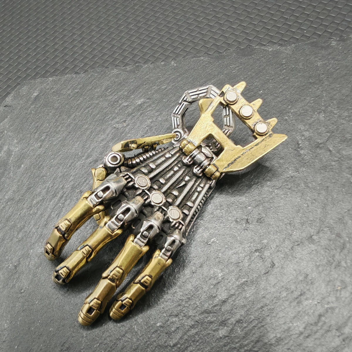 Articulated Mechanical Hand Pendant – Steampunk Wearable Sculpture in White Bronze & Brass
