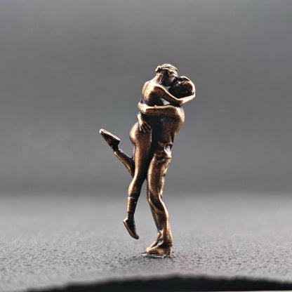 Brass Lovers Figurine – Miniature Romantic Hug Sculpture, Anniversary Gift & Couple Keepsake