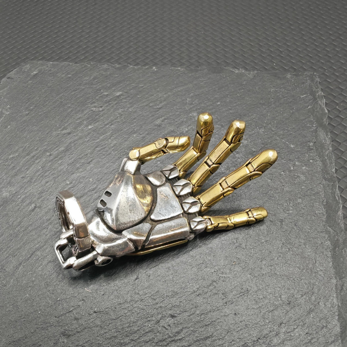 Articulated Mechanical Hand Pendant – Steampunk Wearable Sculpture in White Bronze & Brass