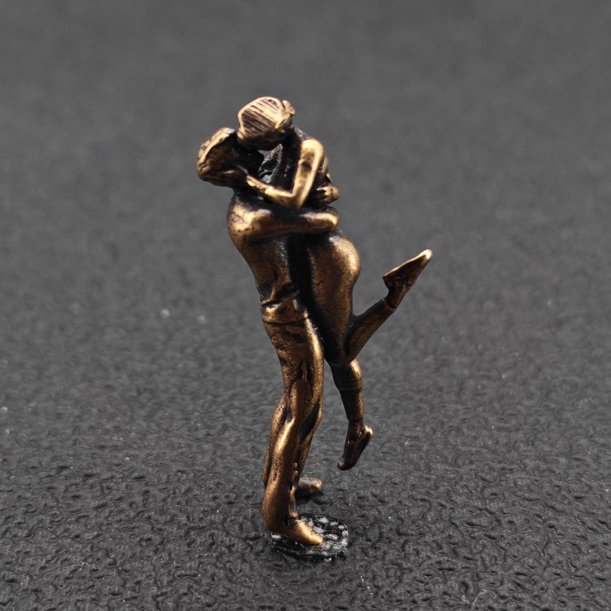 Brass Lovers Figurine – Miniature Romantic Hug Sculpture, Anniversary Gift & Couple Keepsake
