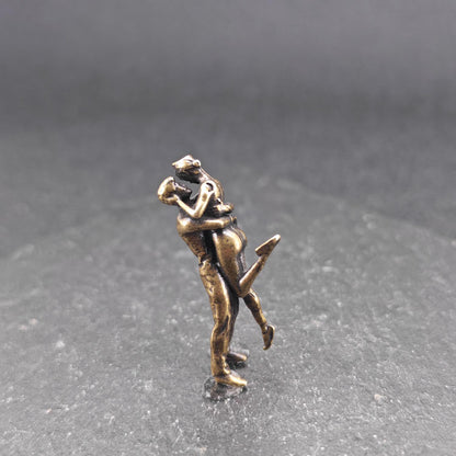 Brass Lovers Figurine – Miniature Romantic Hug Sculpture, Anniversary Gift & Couple Keepsake
