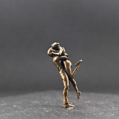 Brass Lovers Figurine – Miniature Romantic Hug Sculpture, Anniversary Gift & Couple Keepsake