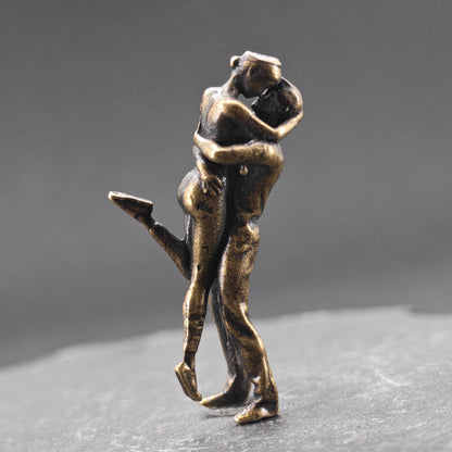 Brass Lovers Figurine – Miniature Romantic Hug Sculpture, Anniversary Gift & Couple Keepsake