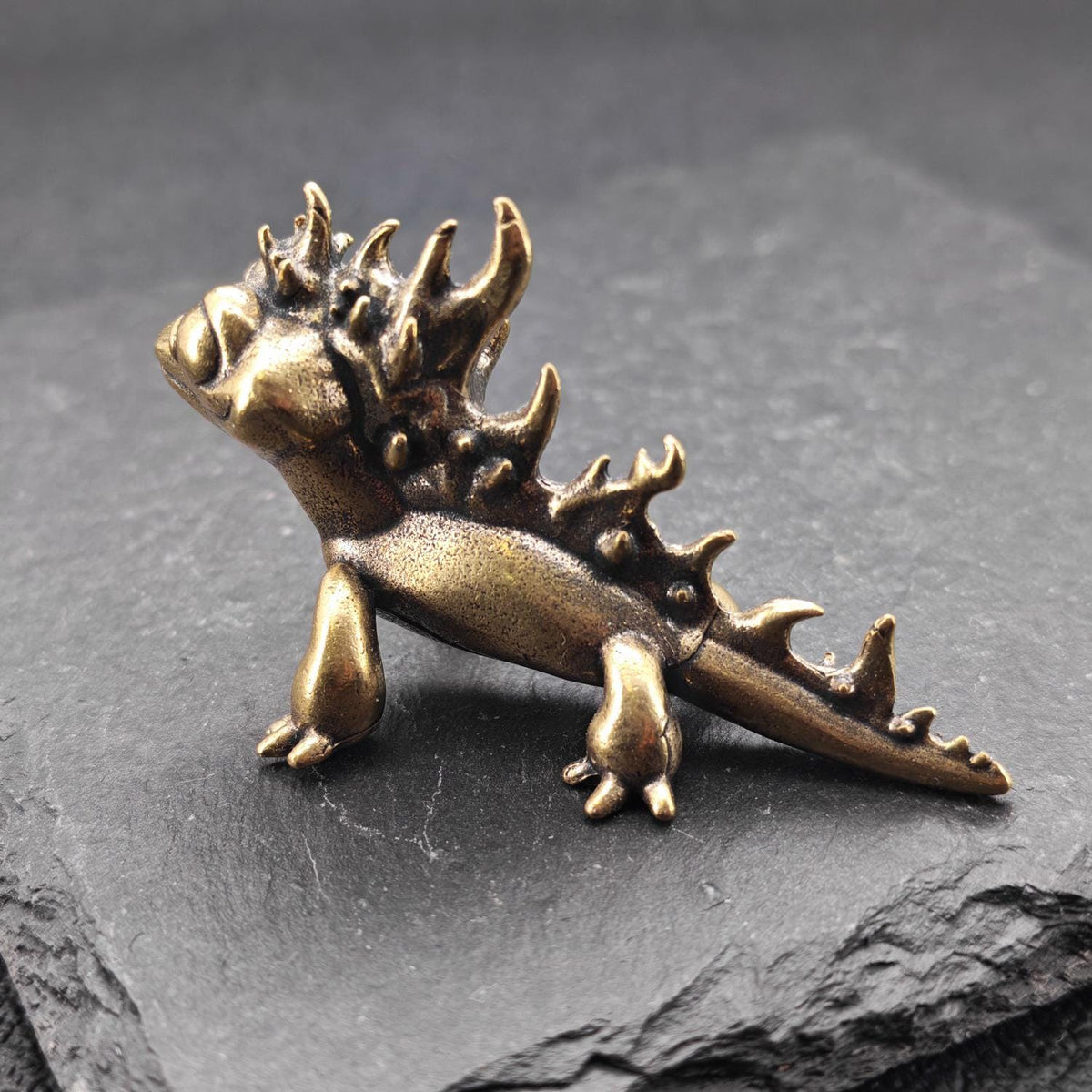 Brass Dragon Lizard Figurine – Handcrafted Fantasy Reptile Collectible