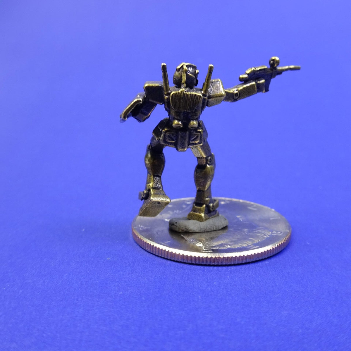Brass Mecha Mobile Suit Warrior Figurine — Sci-Fi Robot Desk Sculpture & Anime Collector Piece