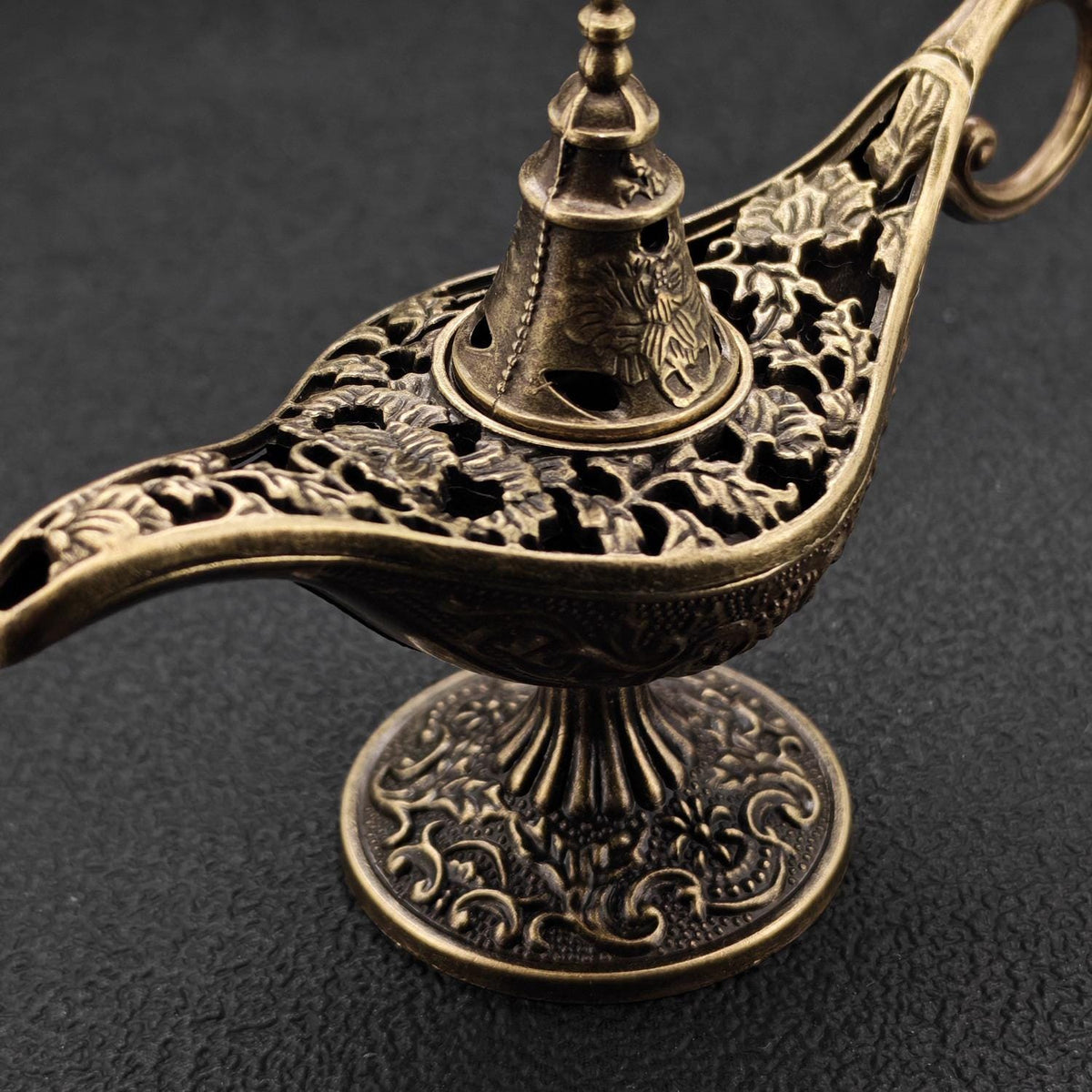 Brass Aladdin’s Lamp Incense Holder – Handcrafted Decorative Ornament