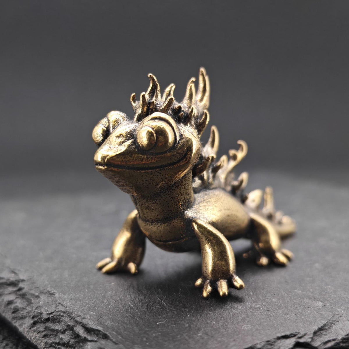 Brass Dragon Lizard Figurine – Handcrafted Fantasy Reptile Collectible