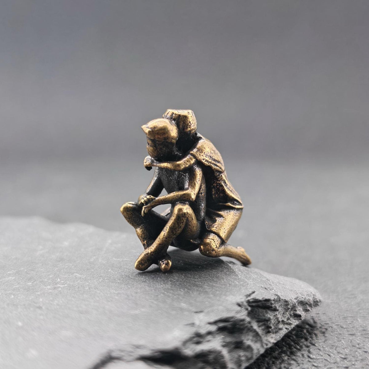Back Hug Brass Figurine – Handcrafted Romantic Couple Miniature Sculpture