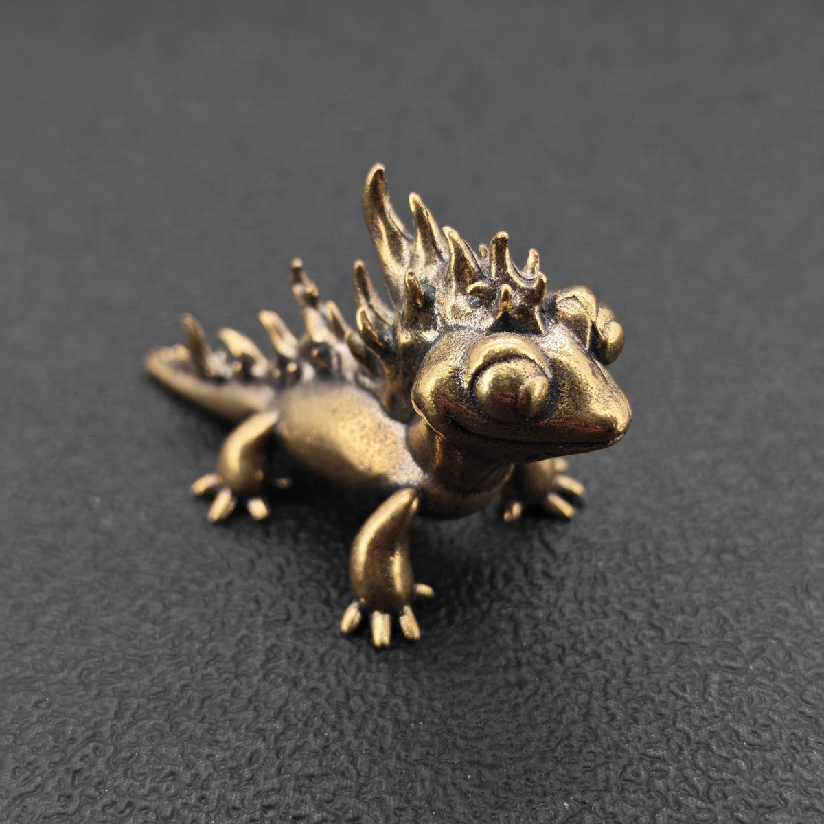 Brass Dragon Lizard Figurine – Handcrafted Fantasy Reptile Collectible