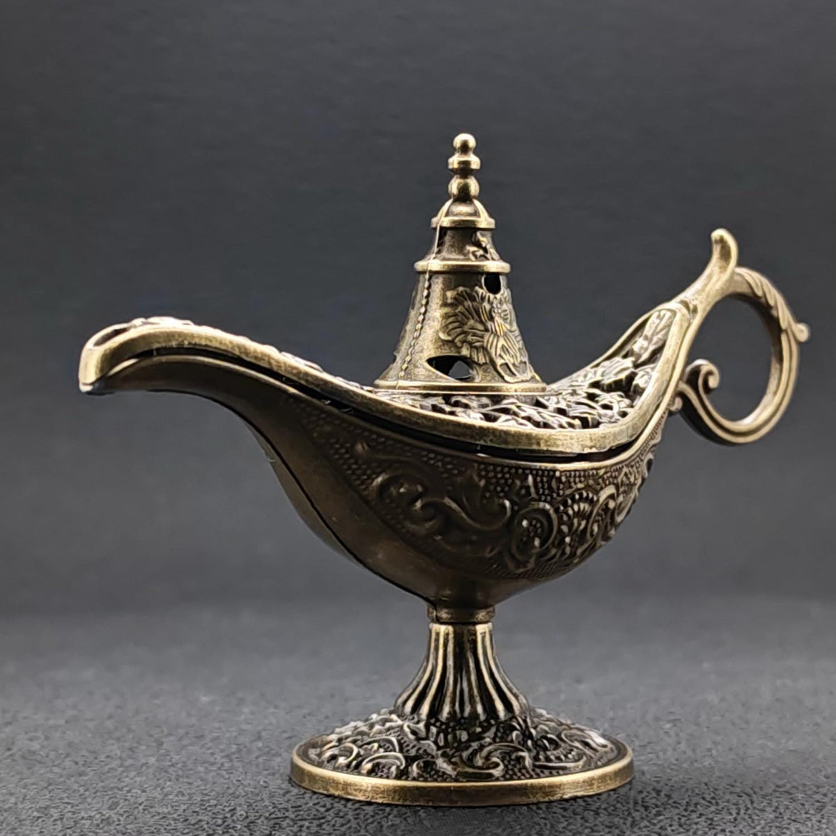 Brass Aladdin’s Lamp Incense Holder – Handcrafted Decorative Ornament