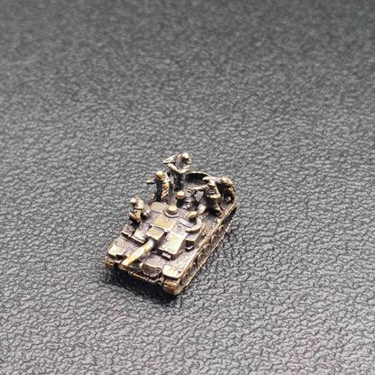 Brass WWII Tiger Tank Miniature — Diorama Scene with Soldier Figures for Military Collectors and Display