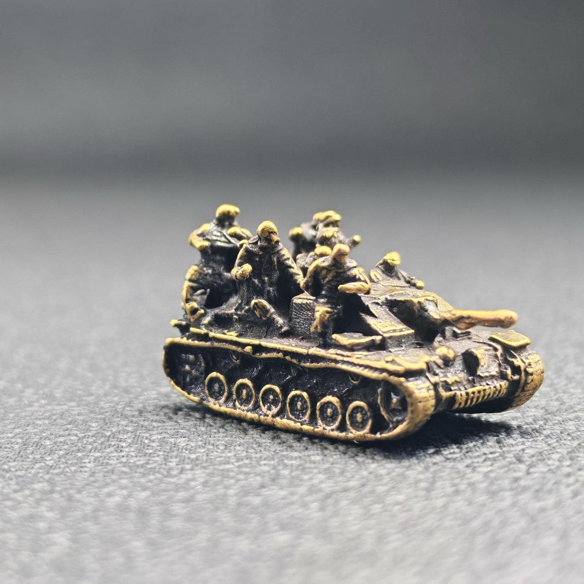 Brass WWII Tiger Tank Miniature — Diorama Scene with Soldier Figures for Military Collectors and Display