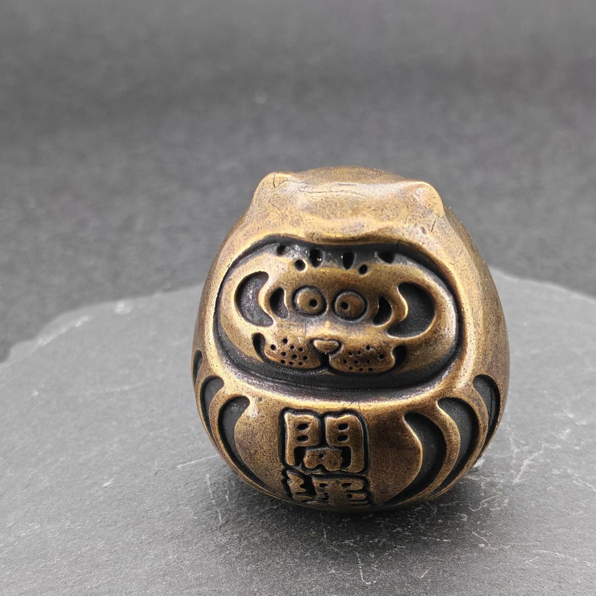 Brass Daruma Figurine – Engraved Good Fortune, Handcrafted Desk Collectible