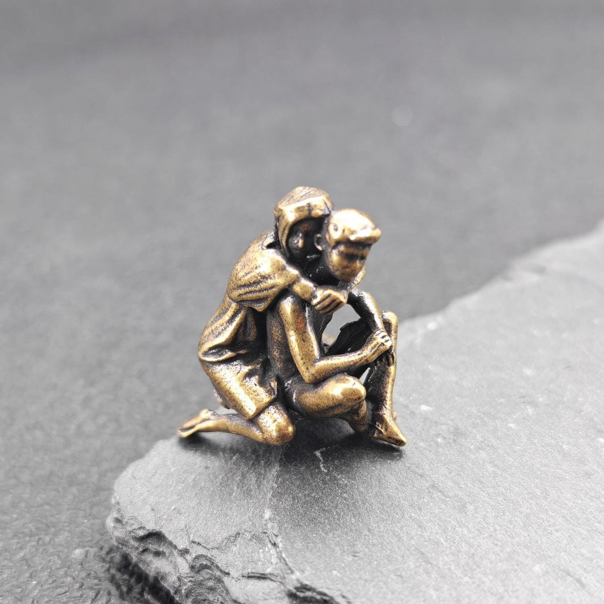 Back Hug Brass Figurine – Handcrafted Romantic Couple Miniature Sculpture