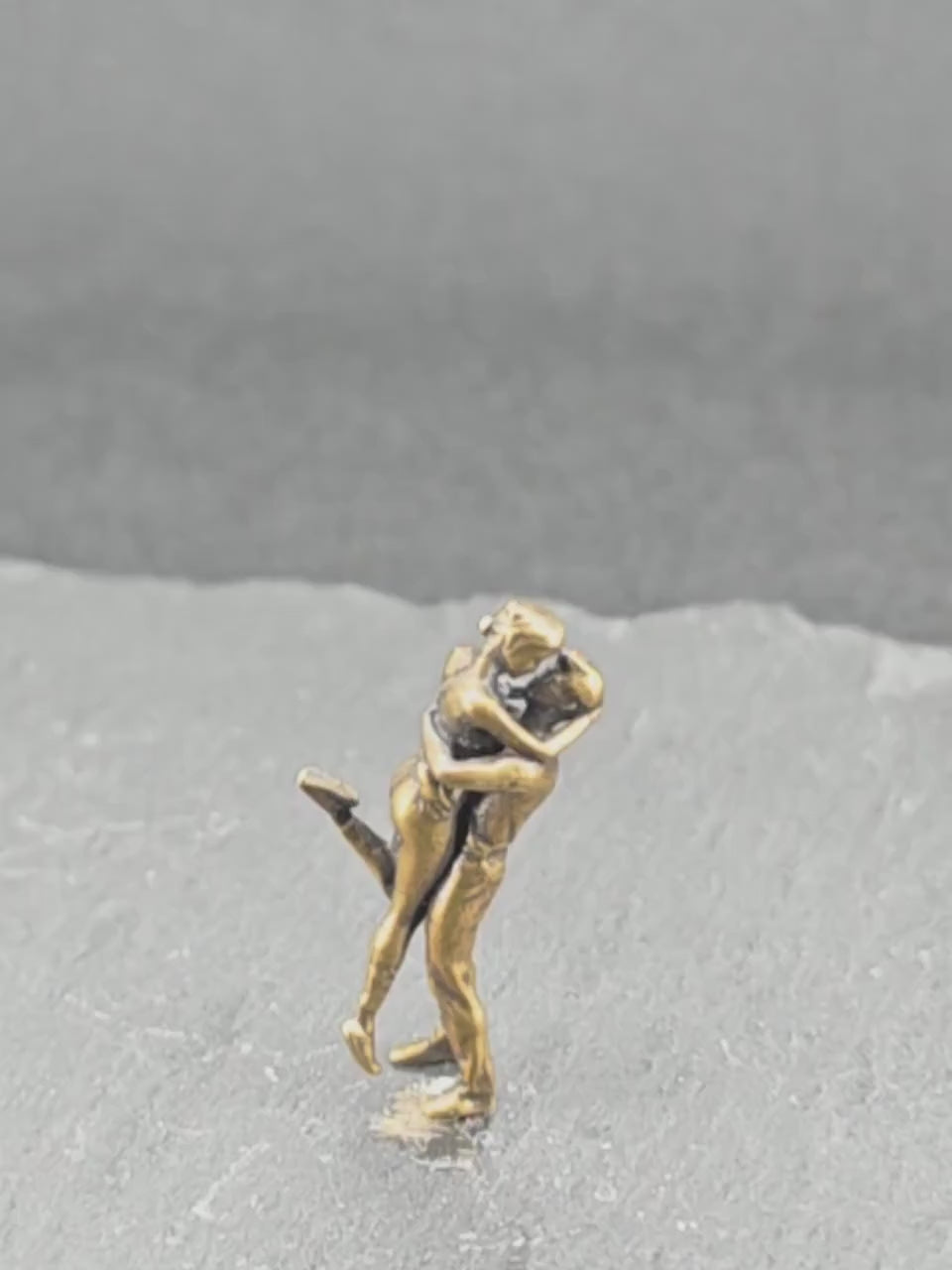 Brass Lovers Figurine – Miniature Romantic Hug Sculpture, Anniversary Gift & Couple Keepsake