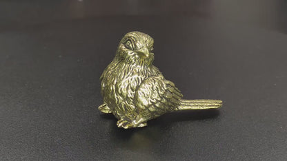 Brass Sparrow Figurine – Miniature Handcast Bird Sculpture for Desk & Shelf