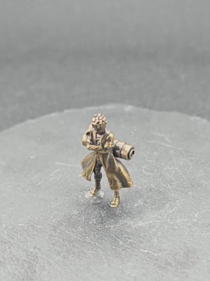 Brass Ninja Figurine – Micro Anime-Inspired Collectible for Desk & Shelf