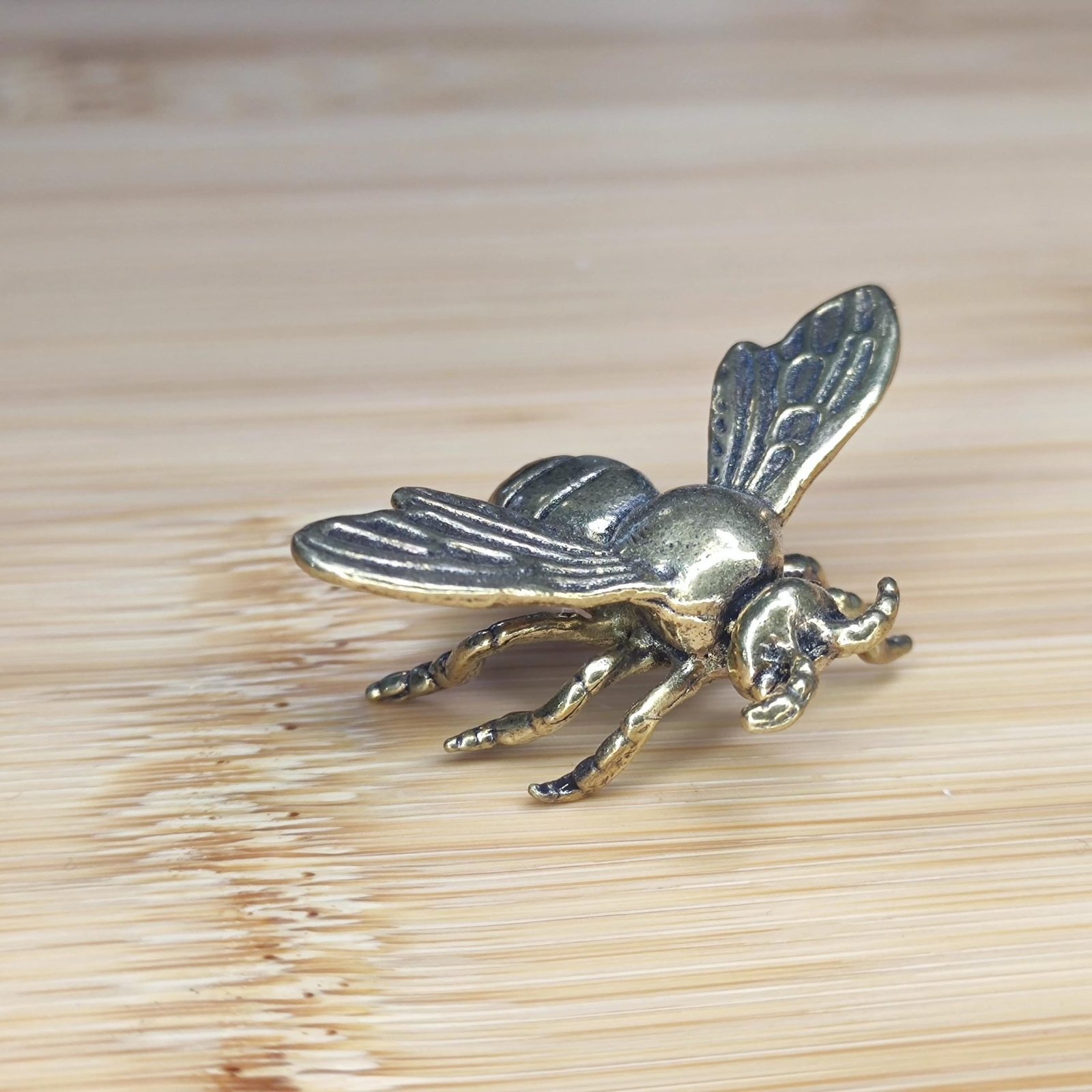Brass Bee Figurine Decorative Collectible Knick-Knack, Realistic Details, Vintage Style Ornament - Image 2