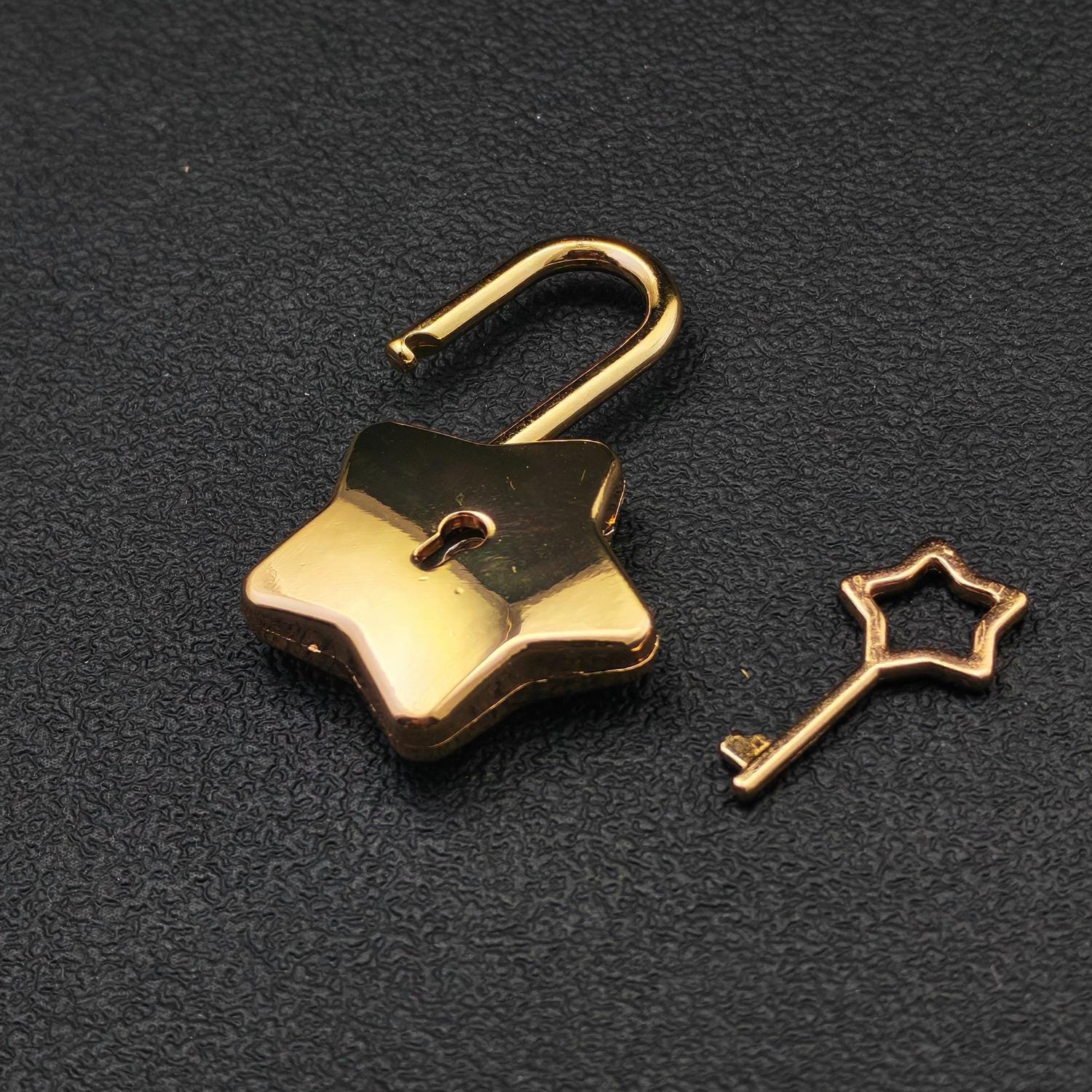 Star-Shaped Lock with Key for Purse, Box, or Craft Hardware, DIY Supply Accessory - Image 9