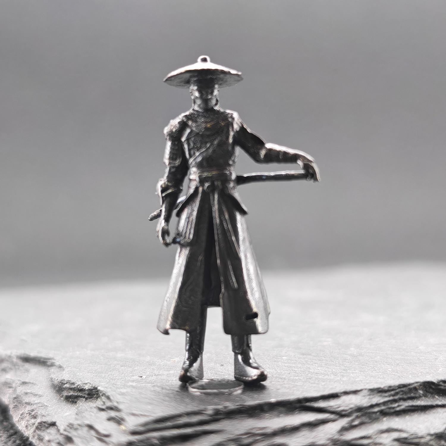 Brass Ronin Swordsman Figurine – Handcrafted Miniature Collectible - Image 4