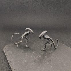 Brass Alien Creature Figurine – Handcast Sci-Fi Horror Miniature Sculpture for Collectors & Diorama - Image 10