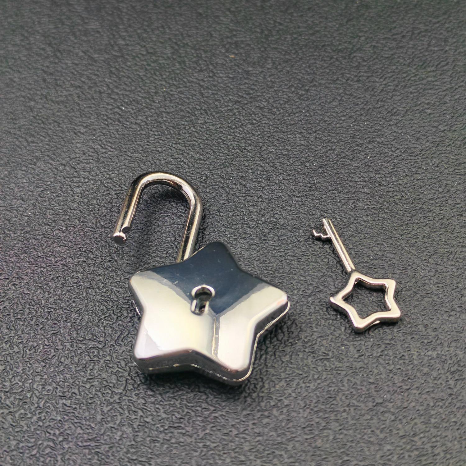 Star-Shaped Lock with Key for Purse, Box, or Craft Hardware, DIY Supply Accessory - Image 3