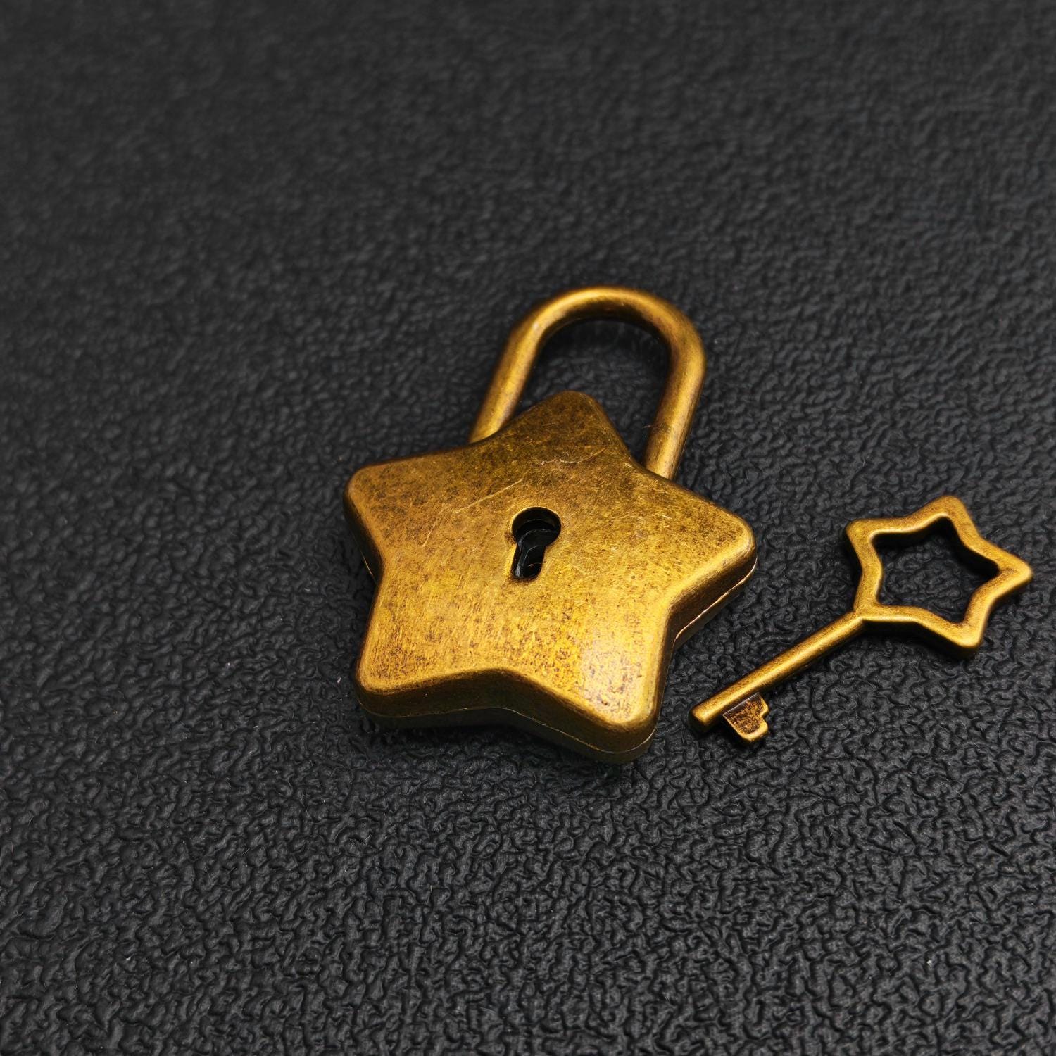 Star-Shaped Lock with Key for Purse, Box, or Craft Hardware, DIY Supply Accessory - Image 6