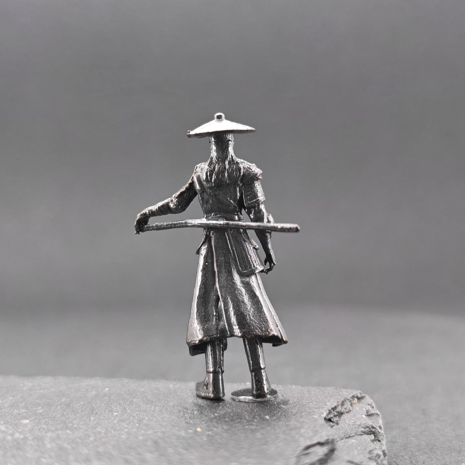 Brass Ronin Swordsman Figurine – Handcrafted Miniature Collectible - Image 6